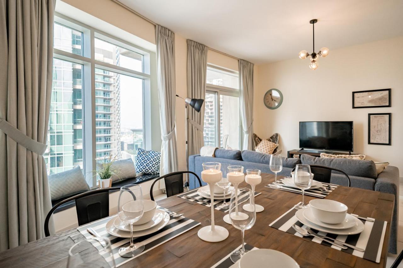 ドバイHiguests - Designer Apt With Panoramic View Near Burj Khalifaアパートメント エクステリア 写真