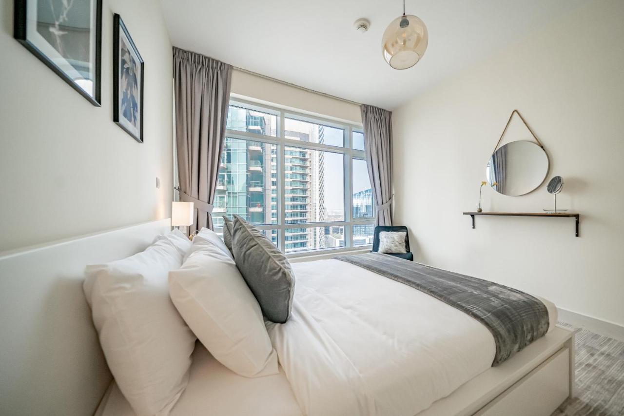 ドバイHiguests - Designer Apt With Panoramic View Near Burj Khalifaアパートメント エクステリア 写真